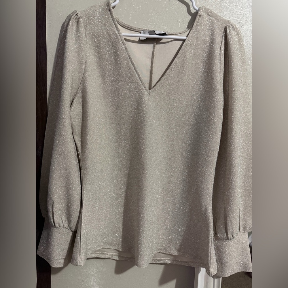 Chic Beige Blouse with V-Neckline